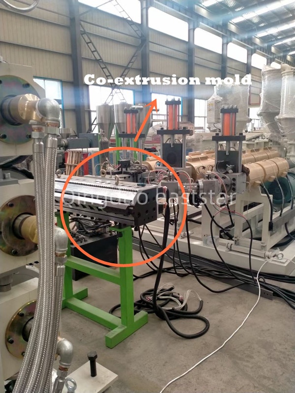 De professionele ABS-productielijn voor co-extrusieplaten met meerdere lagen maakt de productie van hoogwaardige composietmaterialen mogelijk